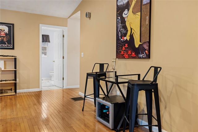 15 Gilcrest Drive, West Warwick, RI 02893