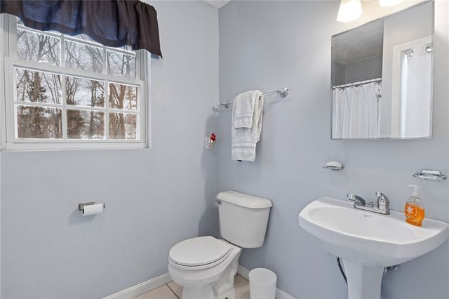 15 Gilcrest Drive, West Warwick, RI 02893