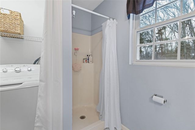 15 Gilcrest Drive, West Warwick, RI 02893