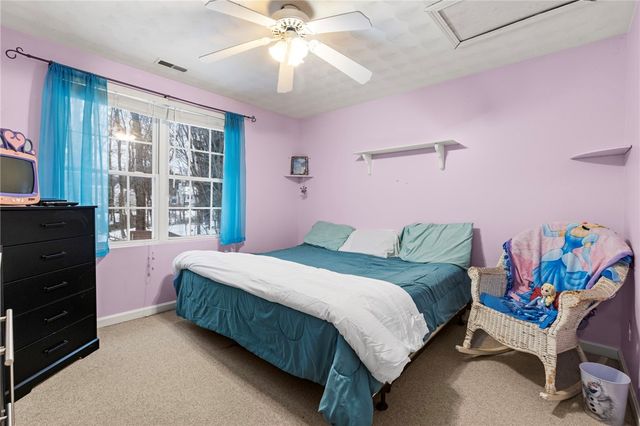 15 Gilcrest Drive, West Warwick, RI 02893