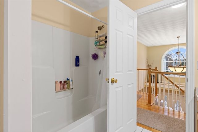 15 Gilcrest Drive, West Warwick, RI 02893