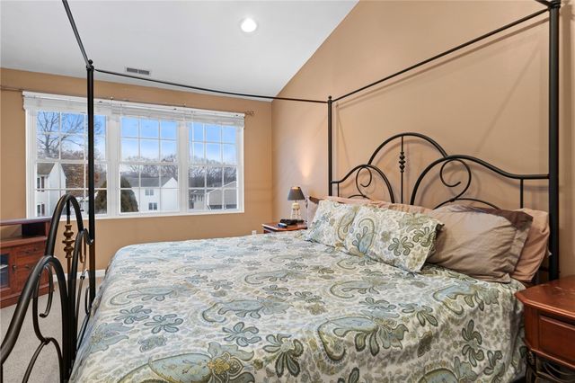 15 Gilcrest Drive, West Warwick, RI 02893