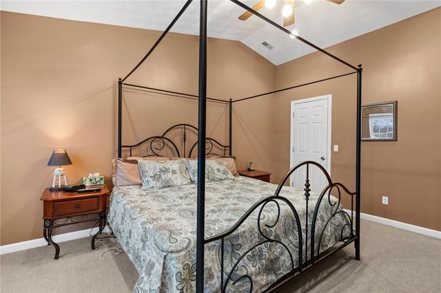 15 Gilcrest Drive, West Warwick, RI 02893