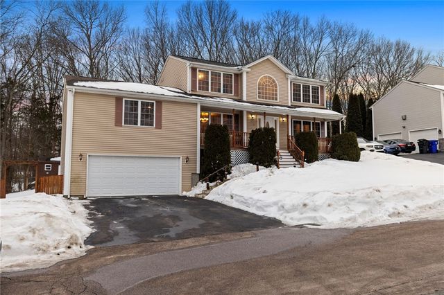 15 Gilcrest Drive, West Warwick, RI 02893