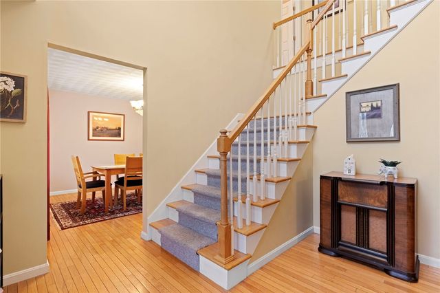 15 Gilcrest Drive, West Warwick, RI 02893