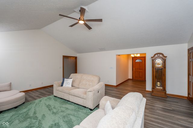 6475 Fieldstream Drive, Avon, IN 46123