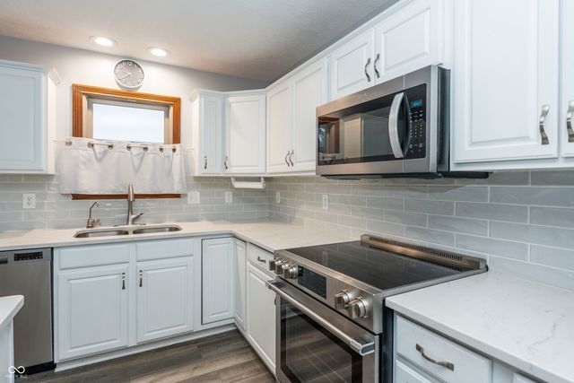 6475 Fieldstream Drive, Avon, IN 46123