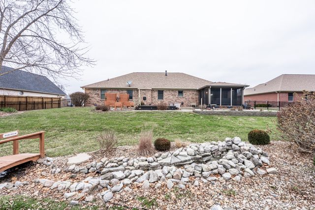 6475 Fieldstream Drive, Avon, IN 46123