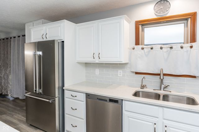 6475 Fieldstream Drive, Avon, IN 46123