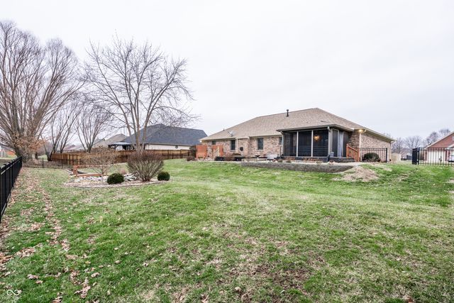 6475 Fieldstream Drive, Avon, IN 46123