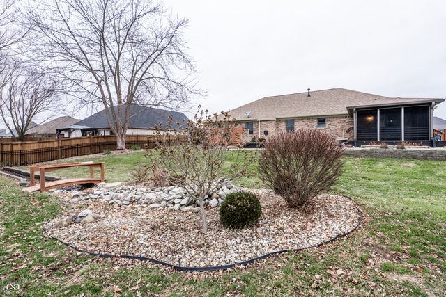 6475 Fieldstream Drive, Avon, IN 46123