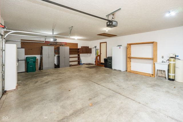 6475 Fieldstream Drive, Avon, IN 46123