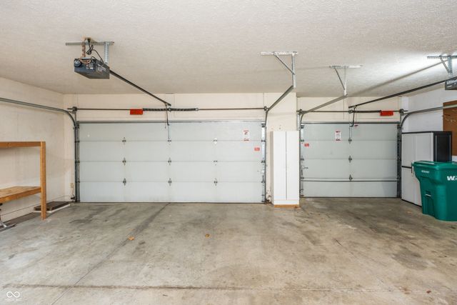 6475 Fieldstream Drive, Avon, IN 46123