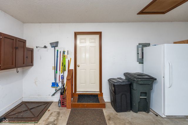 6475 Fieldstream Drive, Avon, IN 46123