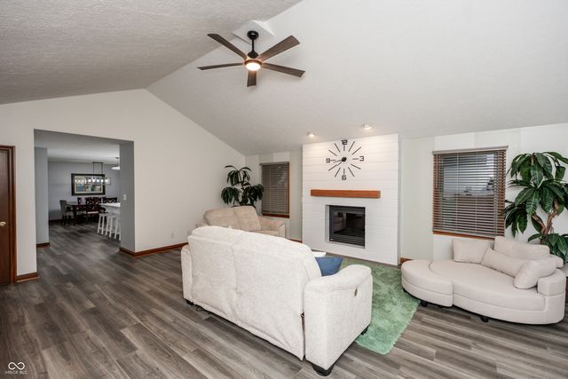 6475 Fieldstream Drive, Avon, IN 46123