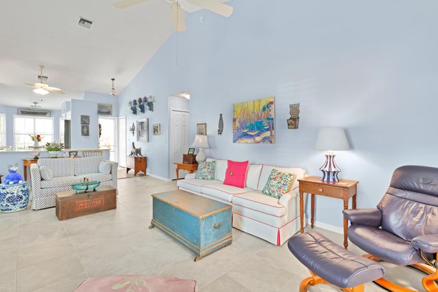 1828 Aynsley Way 6, Vero Beach, FL 32966