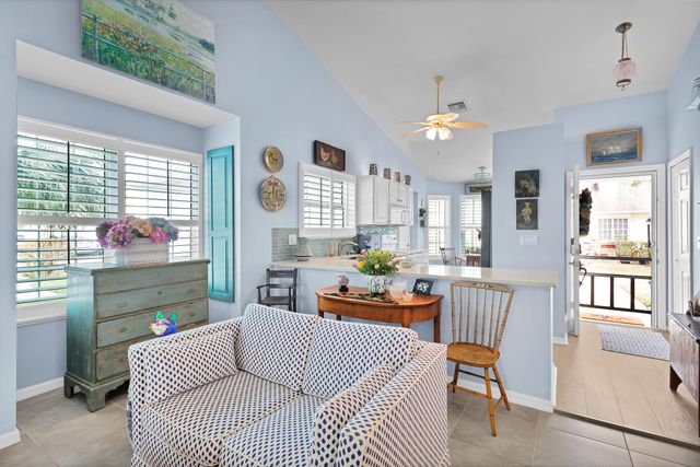 1828 Aynsley Way 6, Vero Beach, FL 32966