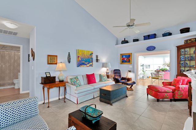 1828 Aynsley Way 6, Vero Beach, FL 32966