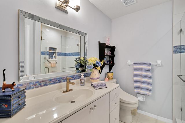 1828 Aynsley Way 6, Vero Beach, FL 32966