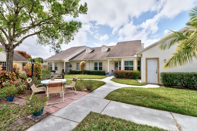 1828 Aynsley Way 6, Vero Beach, FL 32966