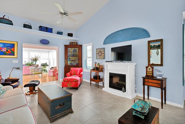 1828 Aynsley Way 6, Vero Beach, FL 32966