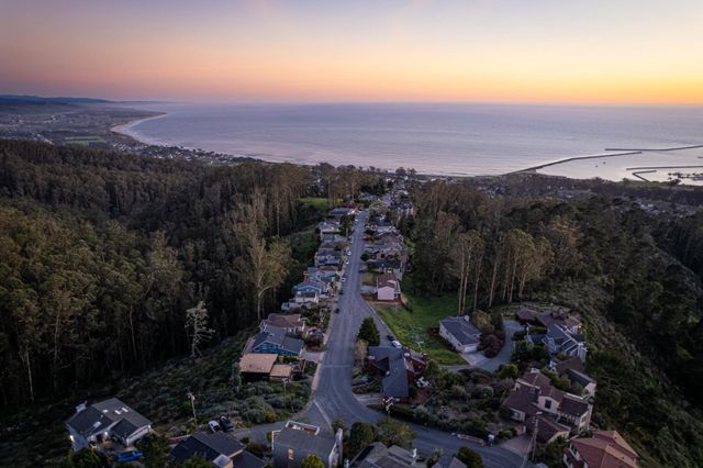 103 Dolphine Avenue, El Granada, CA 94018