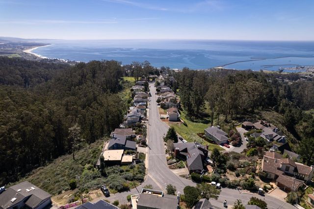 103 Dolphine Avenue, El Granada, CA 94018