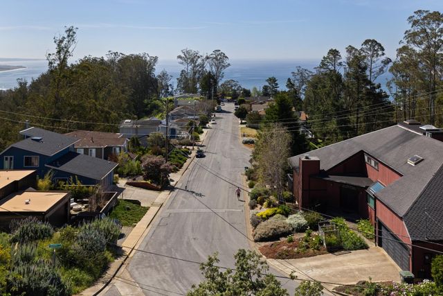 103 Dolphine Avenue, El Granada, CA 94018