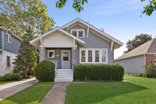 313 N Larch Avenue, Elmhurst, IL 60126