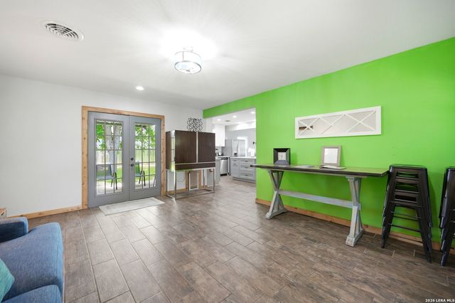 599 E HIGHWAY ST, Fredericksburg, TX 78624