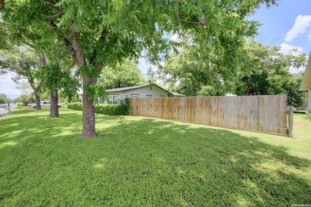 599 E HIGHWAY ST, Fredericksburg, TX 78624