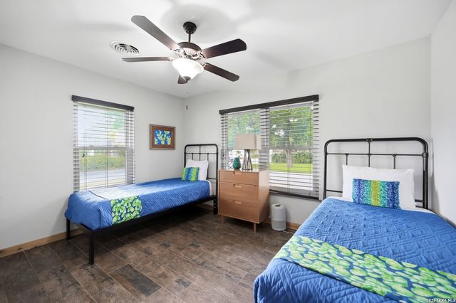 599 E HIGHWAY ST, Fredericksburg, TX 78624