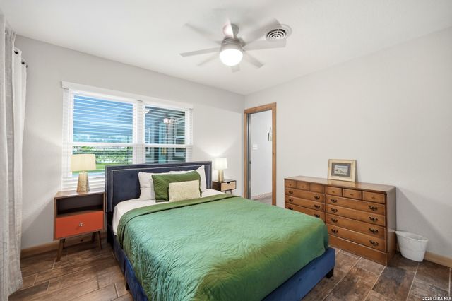 599 E HIGHWAY ST, Fredericksburg, TX 78624