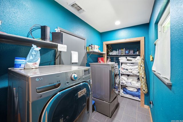 599 E HIGHWAY ST, Fredericksburg, TX 78624
