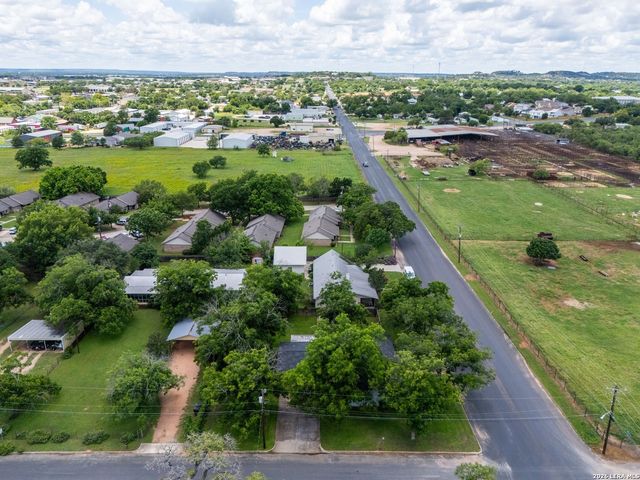 599 E HIGHWAY ST, Fredericksburg, TX 78624