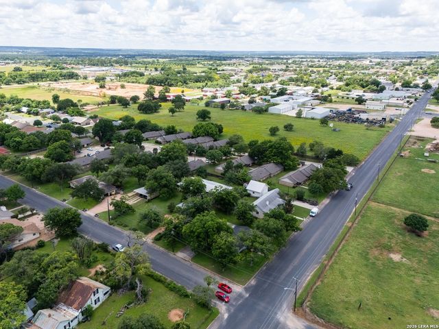 599 E HIGHWAY ST, Fredericksburg, TX 78624