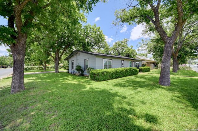 599 E HIGHWAY ST, Fredericksburg, TX 78624