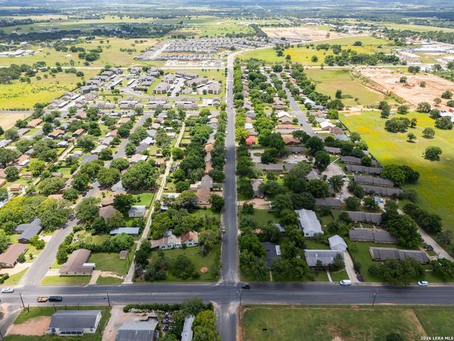 599 E HIGHWAY ST, Fredericksburg, TX 78624