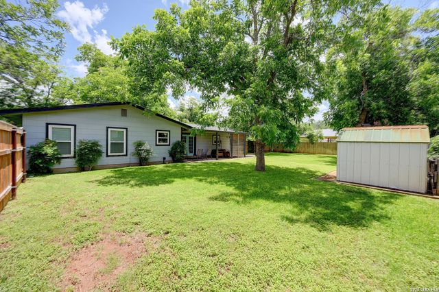 599 E HIGHWAY ST, Fredericksburg, TX 78624