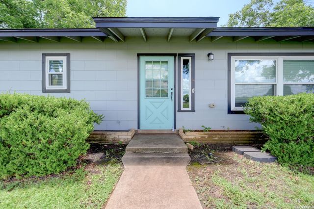 599 E HIGHWAY ST, Fredericksburg, TX 78624