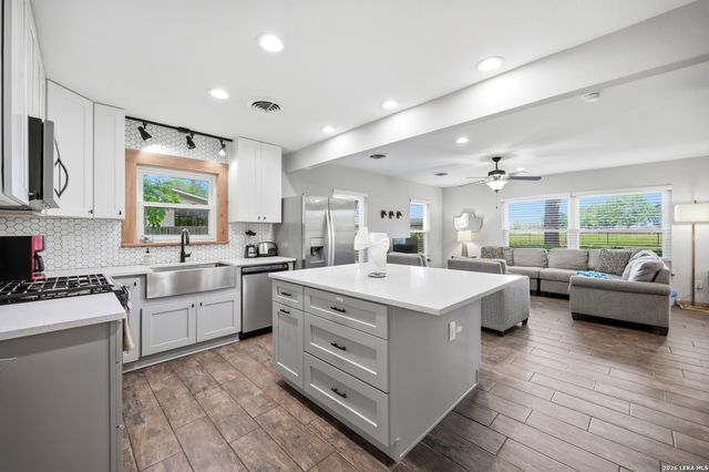 599 E HIGHWAY ST, Fredericksburg, TX 78624