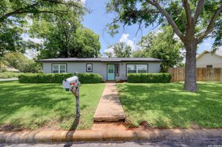 599 E HIGHWAY ST, Fredericksburg, TX 78624
