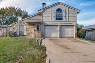 803 Canary Lane, Mansfield, TX 76063