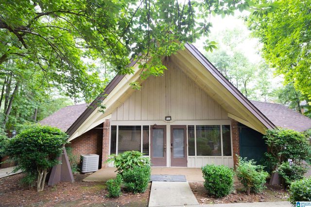2038 Montreat Cir Apt D, Vestavia Hills, AL 35216