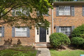 2038 Montreat Cir Apt D, Vestavia Hills, AL 35216
