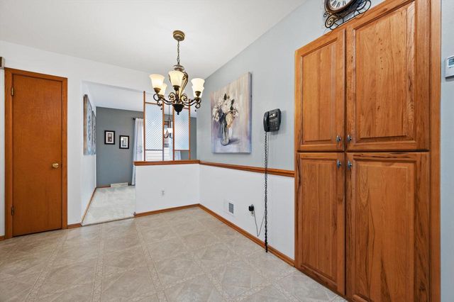 5826 Sugarbush LANE, Greendale, WI 53129