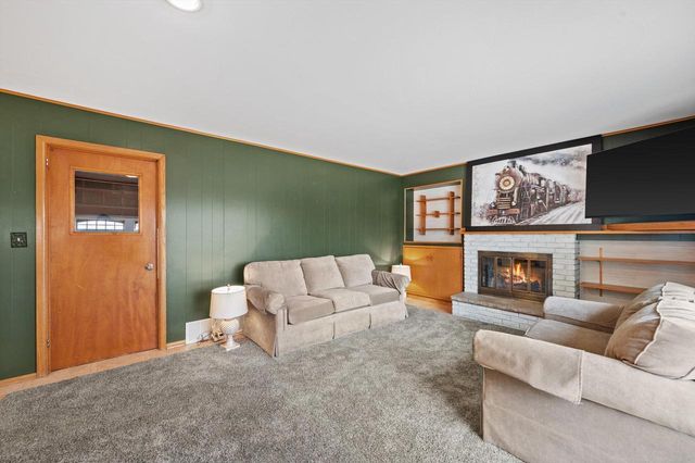 5826 Sugarbush LANE, Greendale, WI 53129