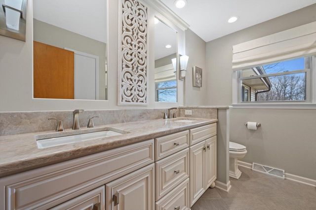 5826 Sugarbush LANE, Greendale, WI 53129