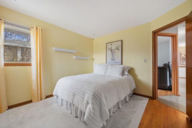 5826 Sugarbush LANE, Greendale, WI 53129