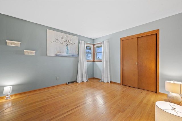 5826 Sugarbush LANE, Greendale, WI 53129